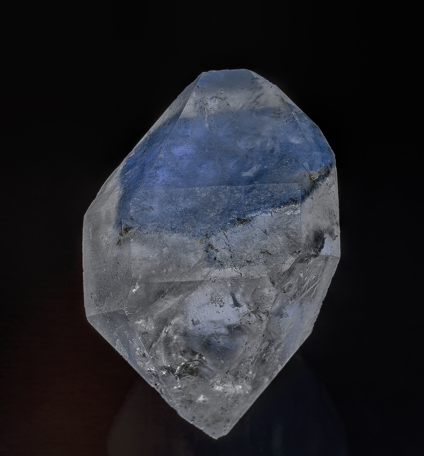 Quartz, Dumortierite
6.5 x 4.5 cm
(Autor: am mizunaka)