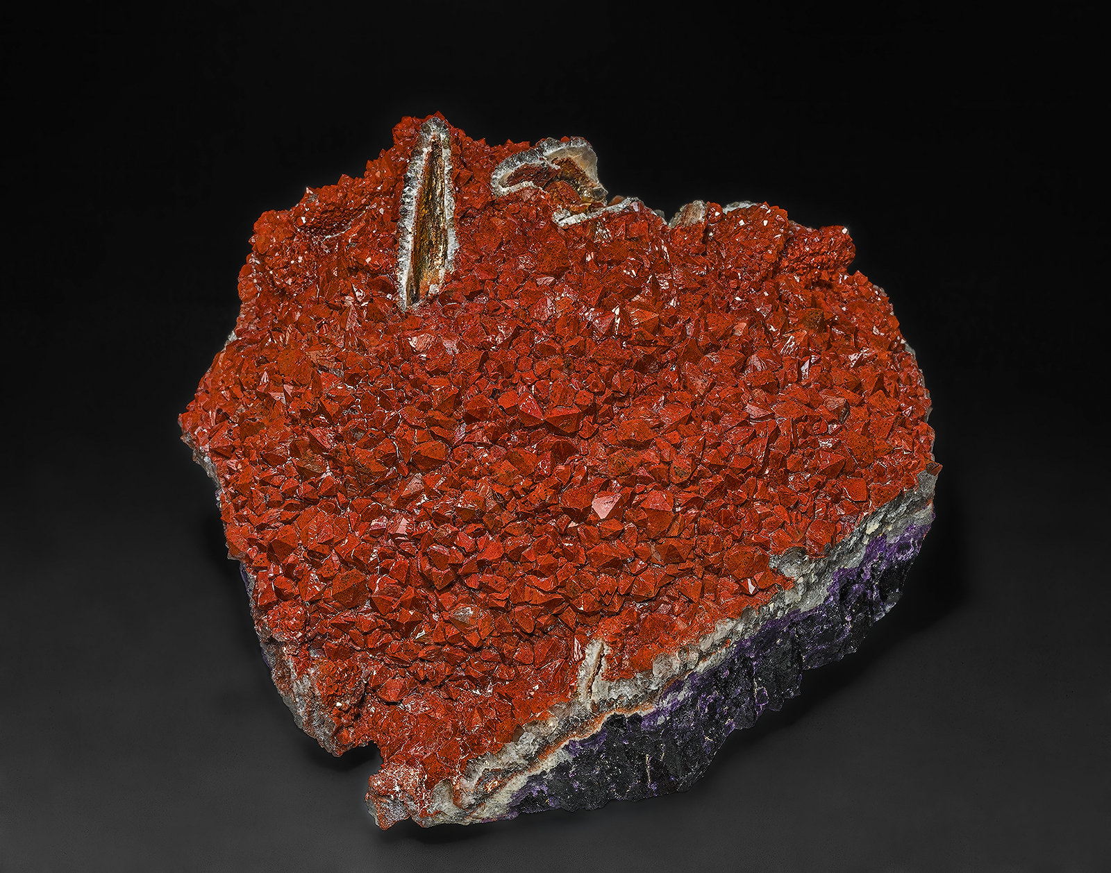 Quartz (variety eisenkiesel), Fluorite
9.1 x 7.7 cm
(Autor: am mizunaka)