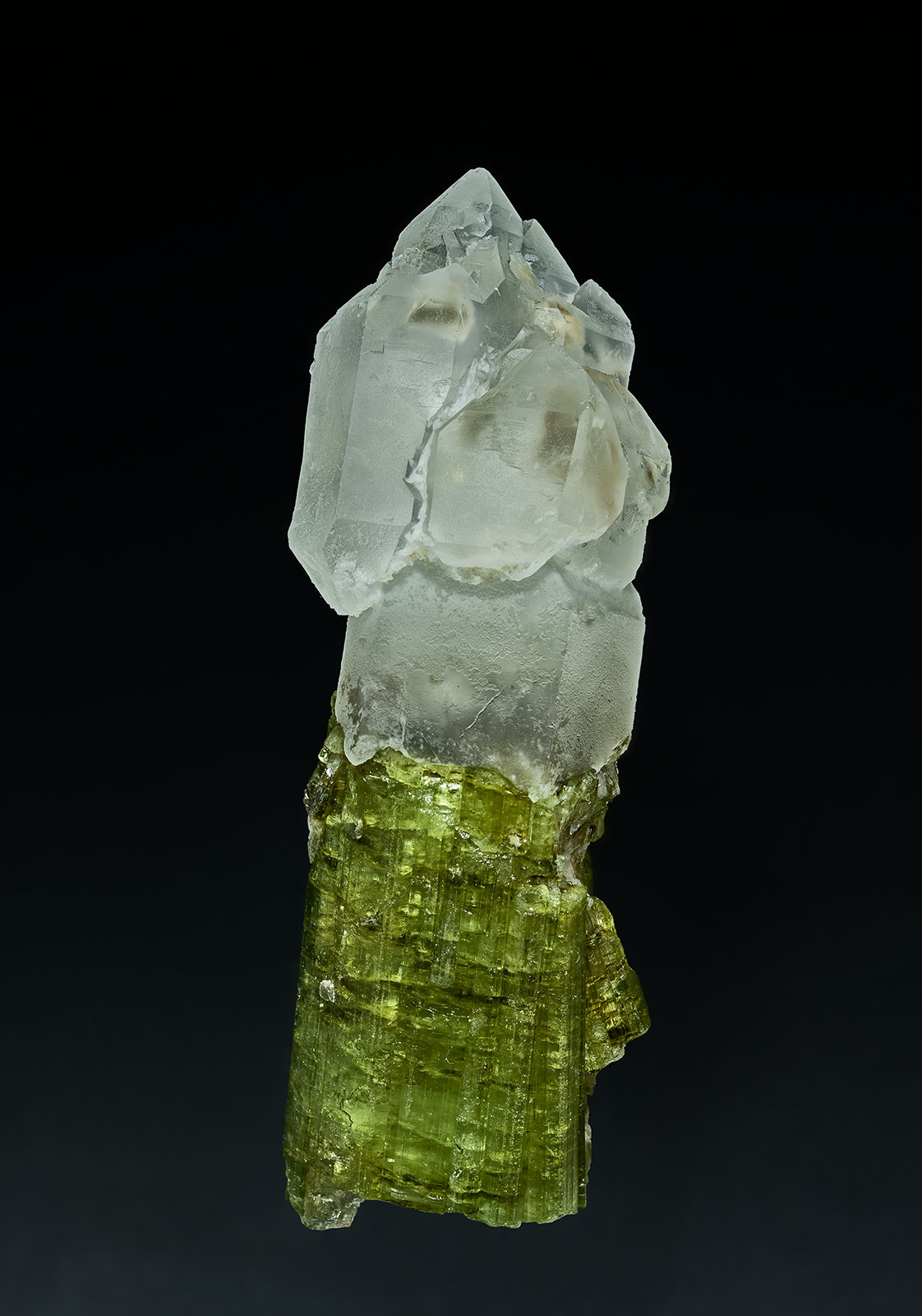 Quartz, Elbaite
9.0 x 3.1 cm
(Autor: am mizunaka)