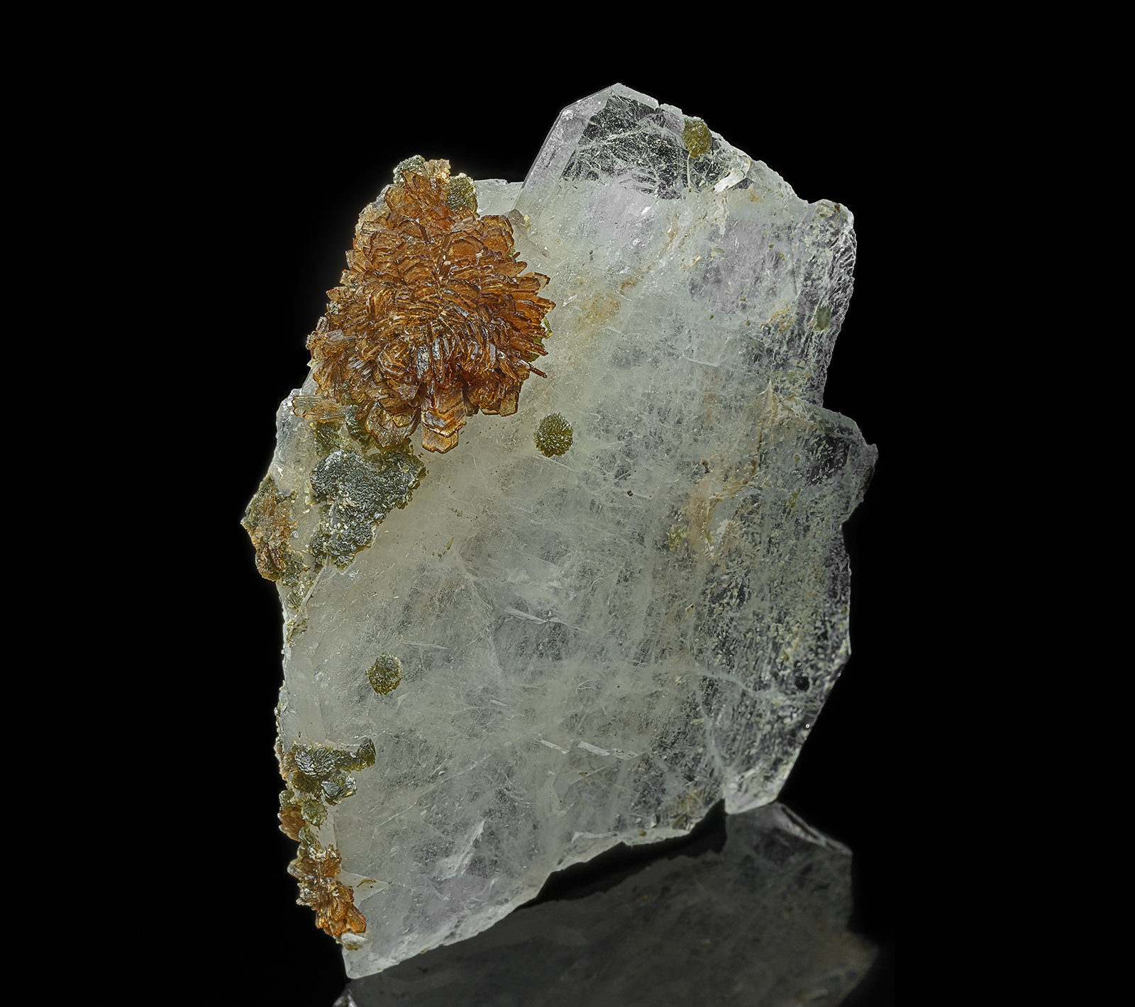 Eosphorite, Quartz, Zanazziite
6.9 x 5.1 x 1.6 cm
(Autor: am mizunaka)