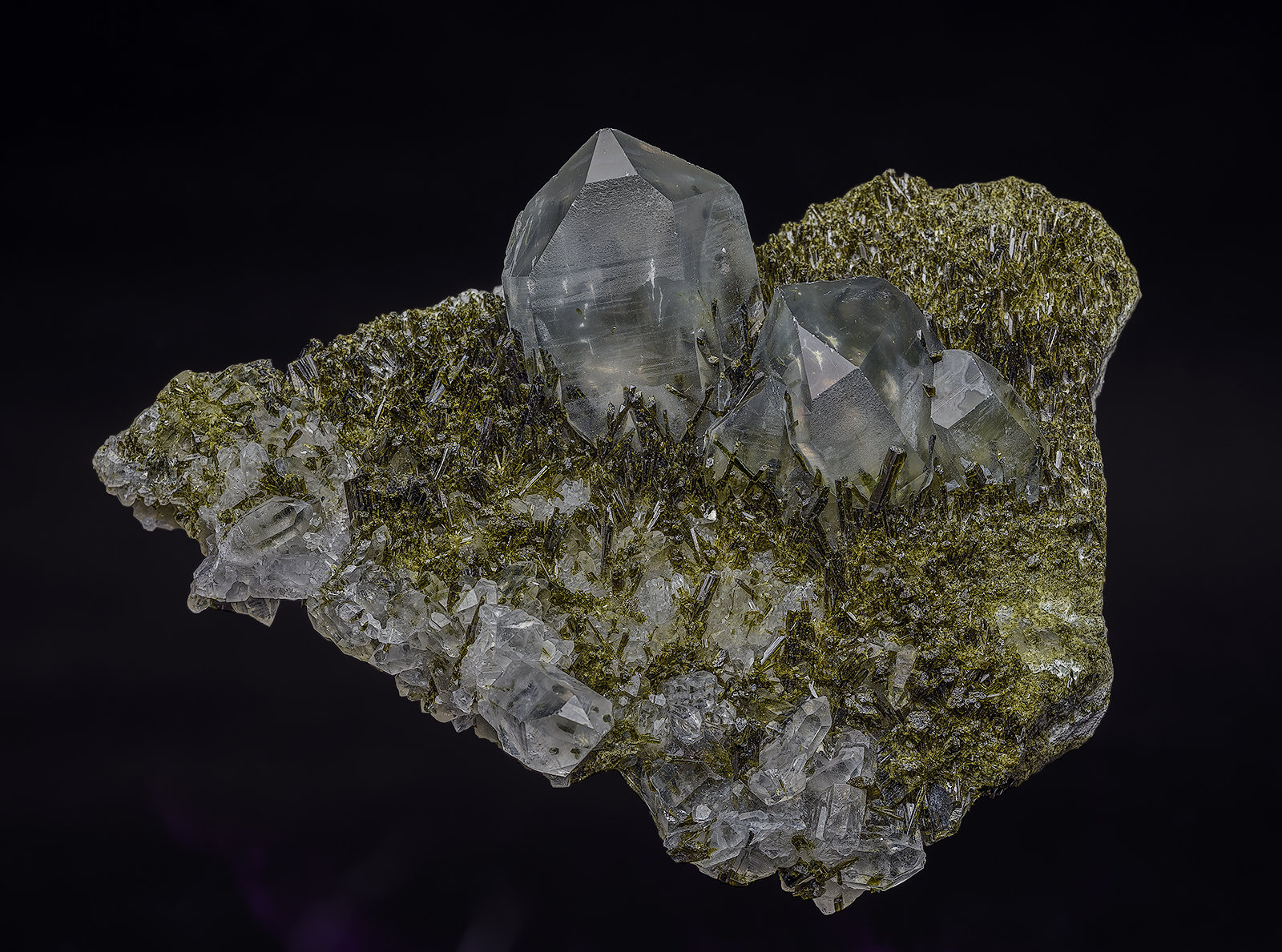 Quartz, Epidote
10.5 x 7.9 cm
(Autor: am mizunaka)