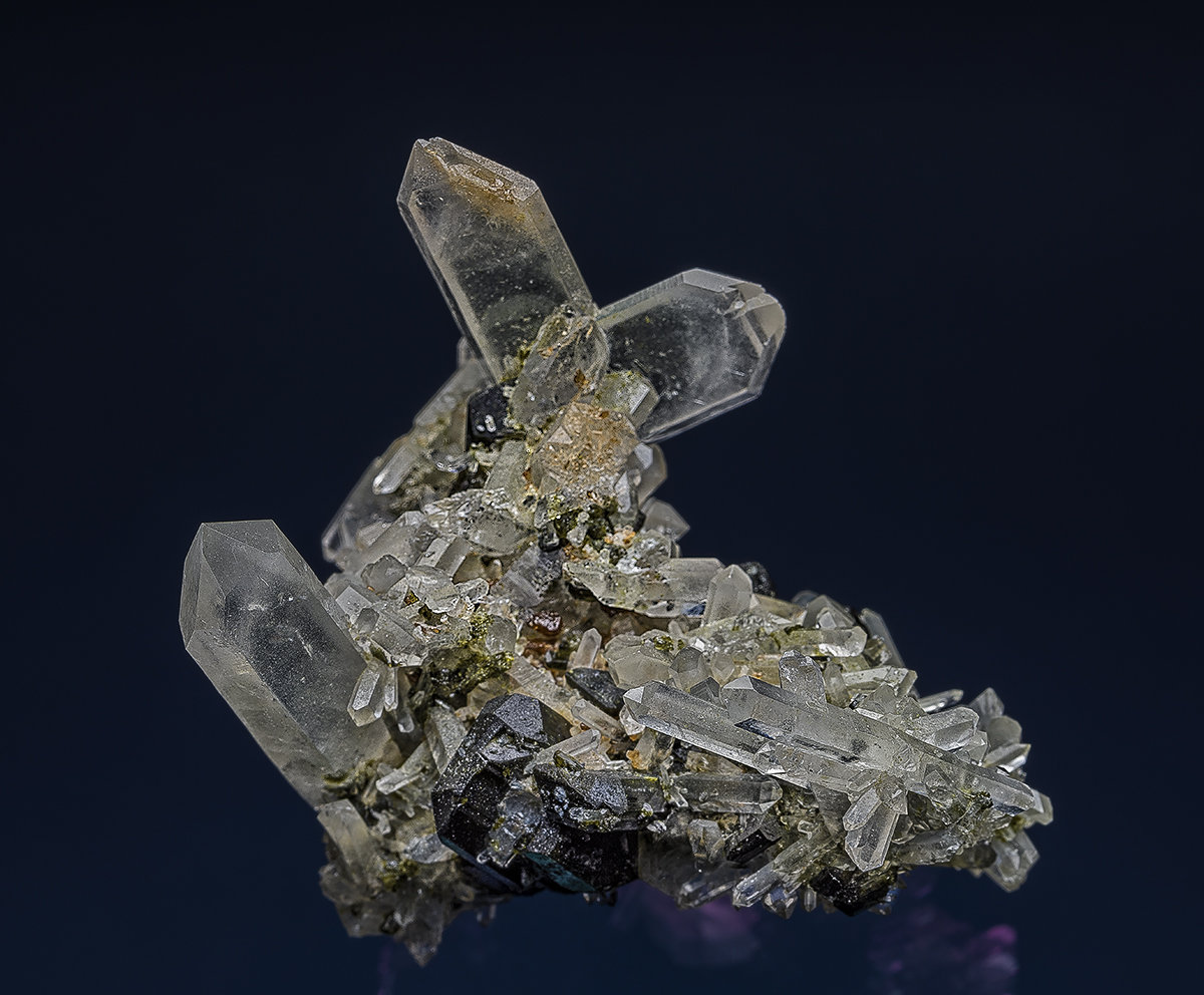 Quartz, Epidote
4.6 x 4.0 cm
(Autor: am mizunaka)