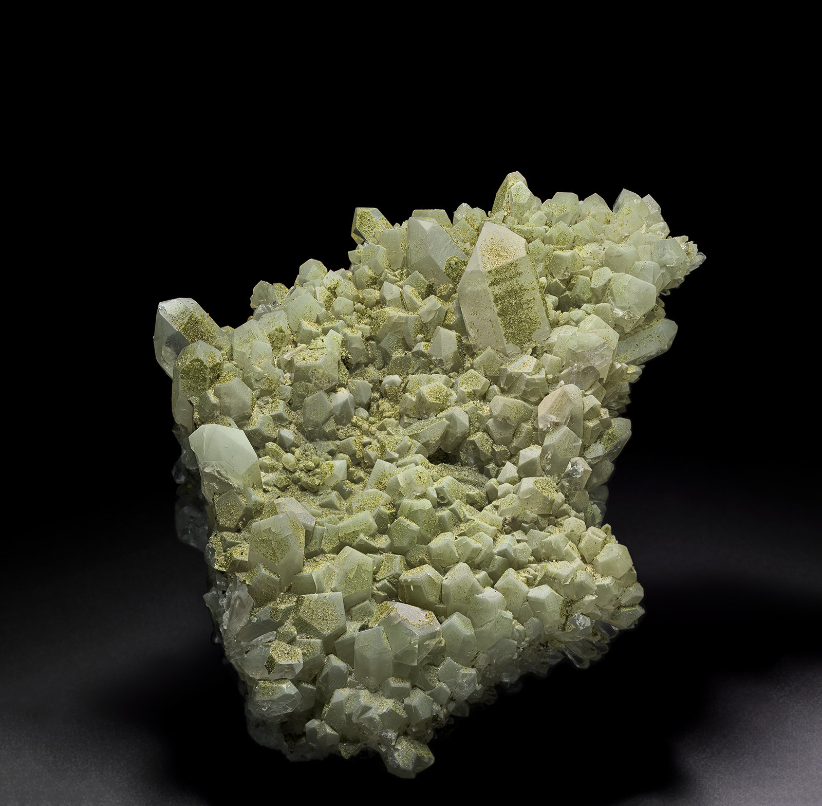 Quartz, Epidote
17.2 x 13.2 cm
(Autor: am mizunaka)