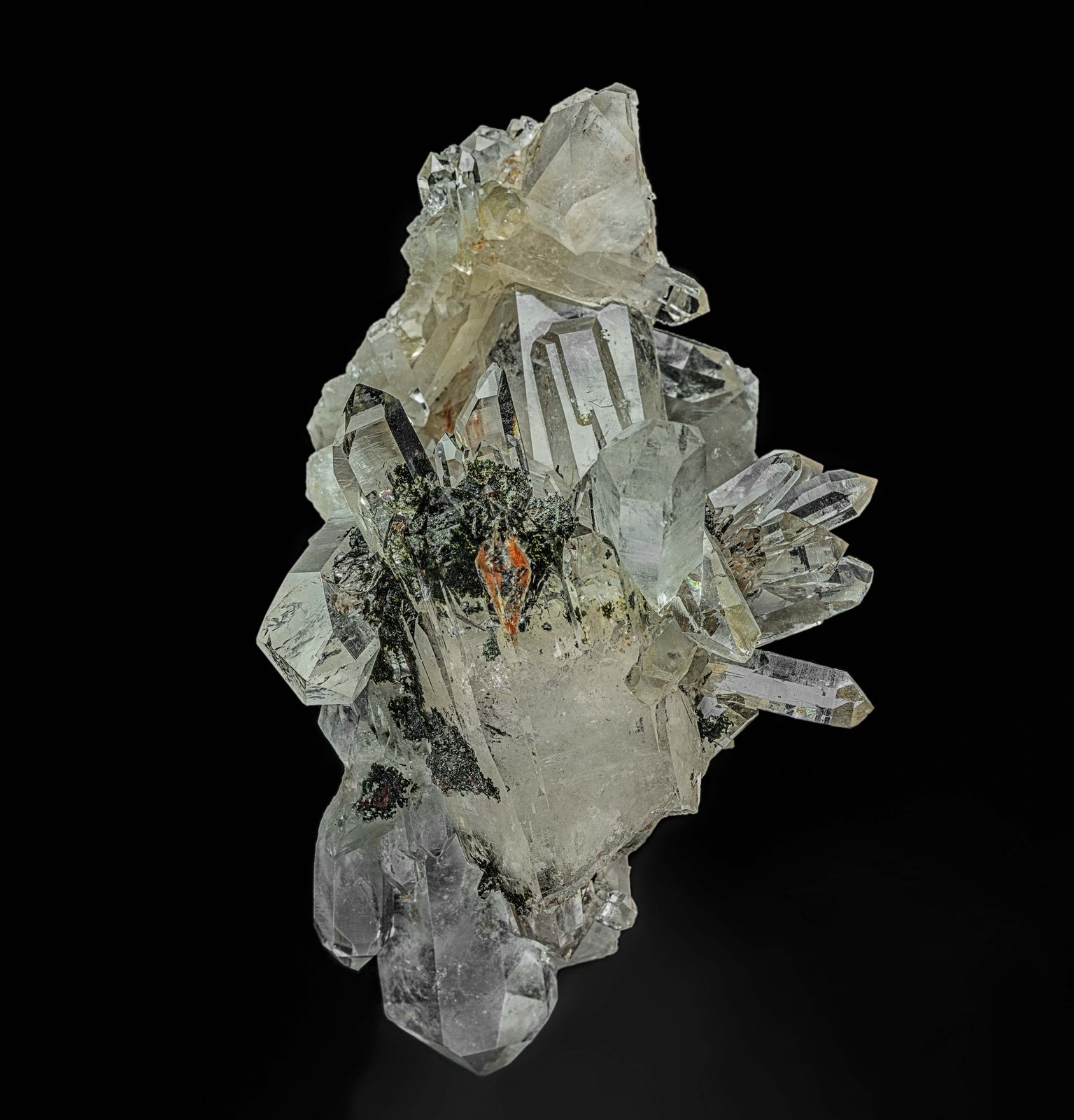Quartz, Epidote
8.6 x 5.5 cm
(Autor: am mizunaka)
