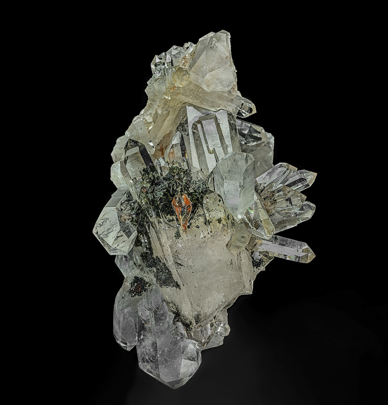 Quartz, Epidote
8.4 x 4.6 cm
(Autor: am mizunaka)