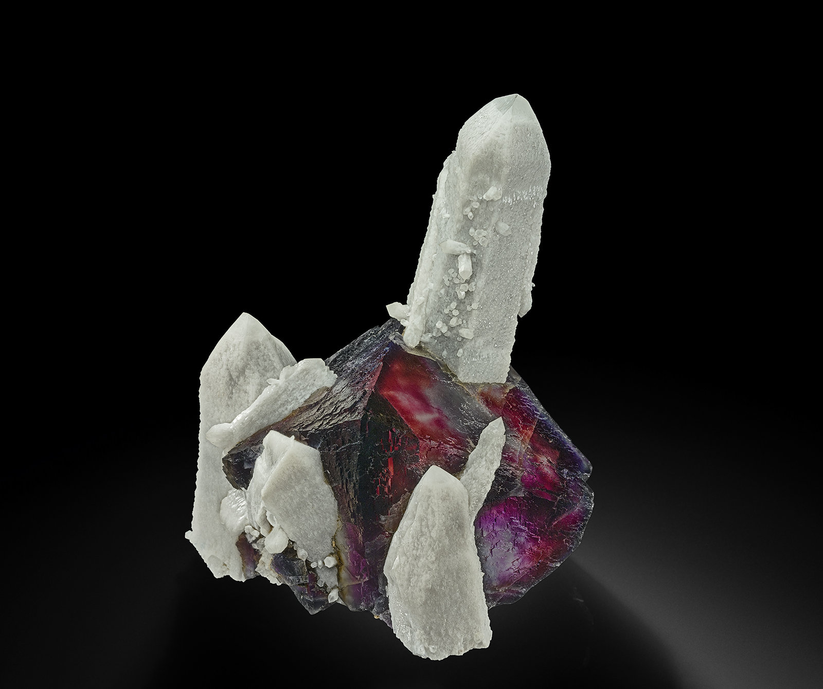 Fluorite, Quartz
10.5 x 12.5 cm
(Autor: am mizunaka)