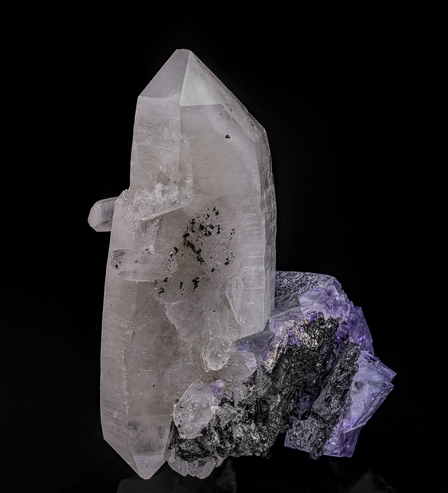 Quartz, Fluorite, Bournonite
8.5 x 5.7 cm
(Autor: am mizunaka)