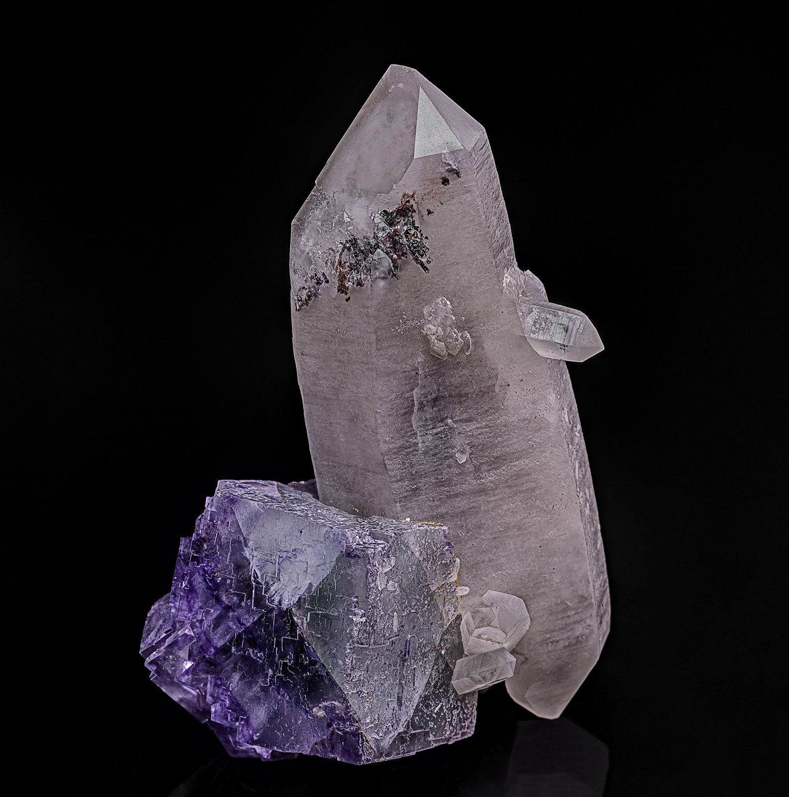 Quartz, Fluorite, Bournonite
8.5 x 5.7 cm
(Autor: am mizunaka)