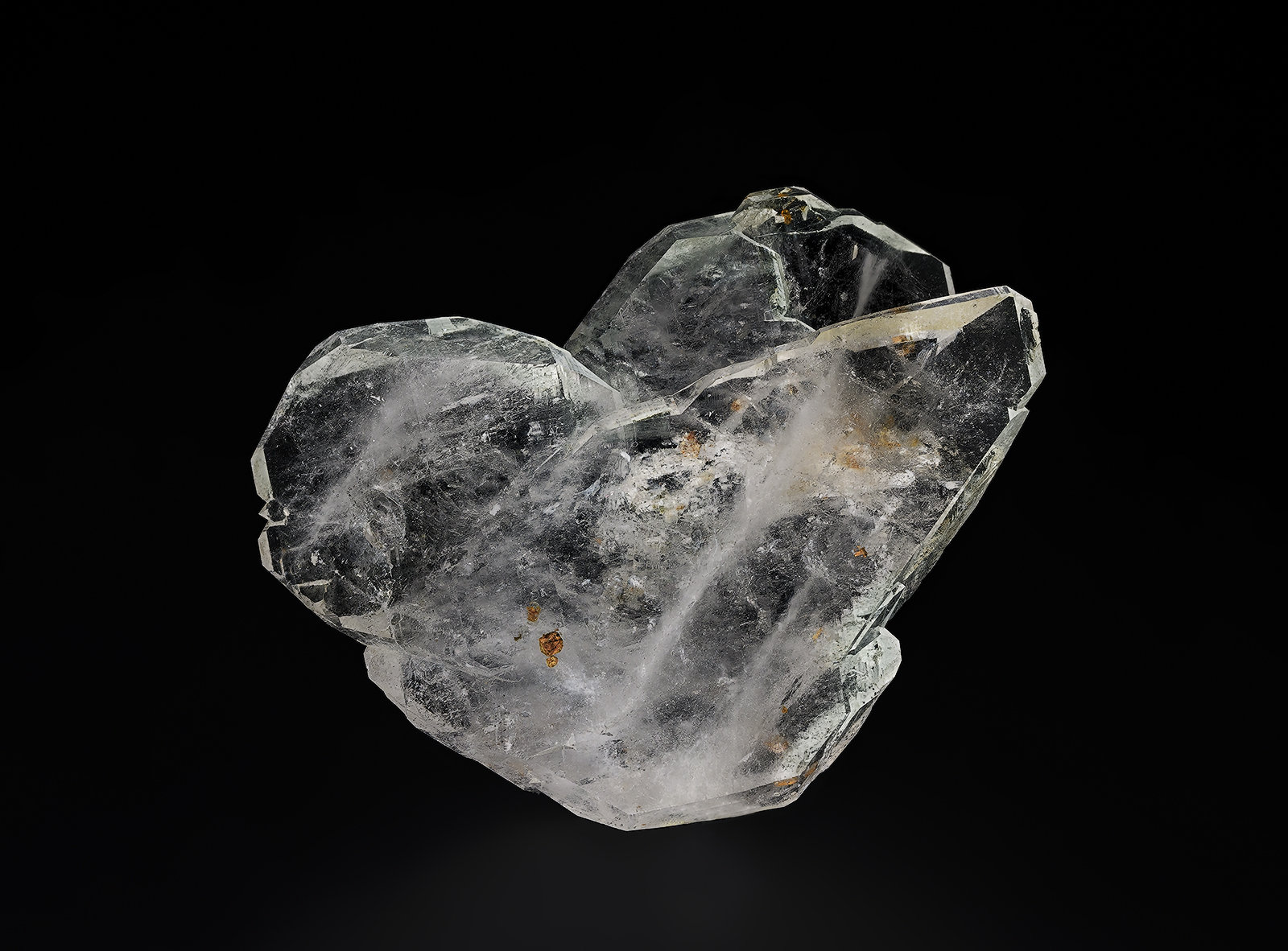 Quartz with inclusions
3.9 x 3.3 x .8 cm
(Autor: am mizunaka)