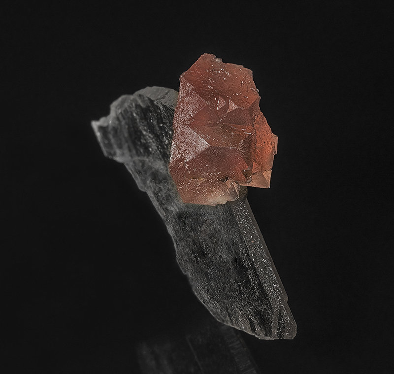 Fluorite, Quartz
2.3 x 3.3 cm
(Autor: am mizunaka)