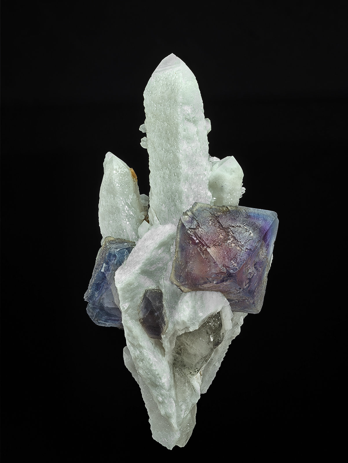 Fluorite, Quartz
12.0 x 6.7 cm
(Autor: am mizunaka)