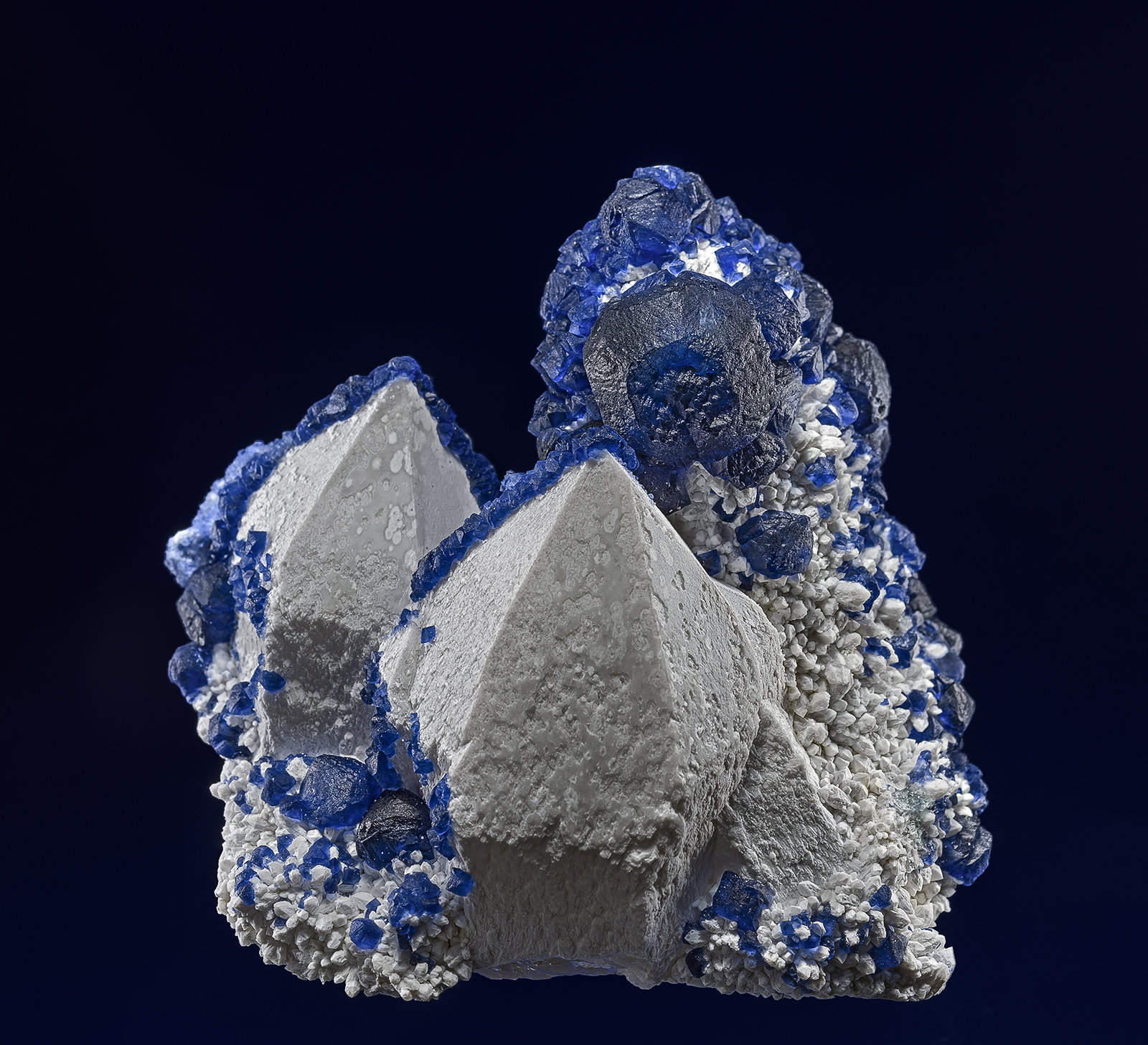 Quartz, Fluorite
7.0 x 7.4 cm
(Autor: am mizunaka)