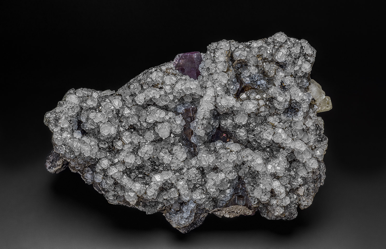 Quartz, Fluorite
13.3 x 8.1 cm
(Autor: am mizunaka)