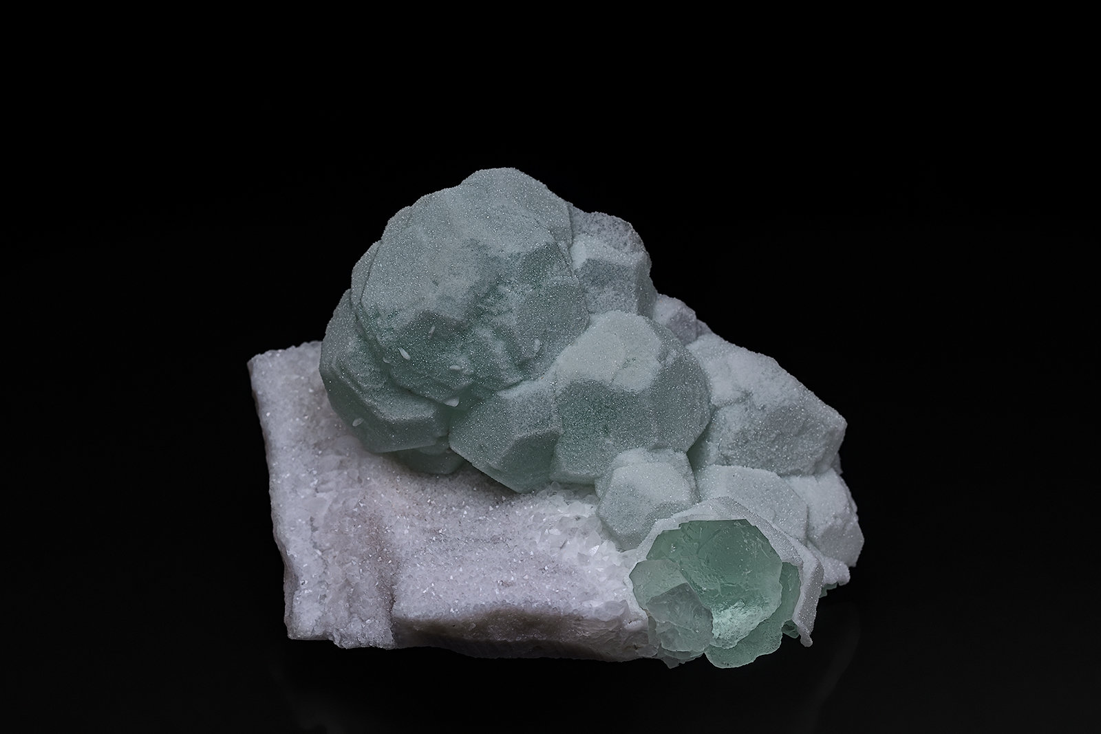 Fluorite, Quartz
6.9 x 5.1 cm
(Autor: am mizunaka)