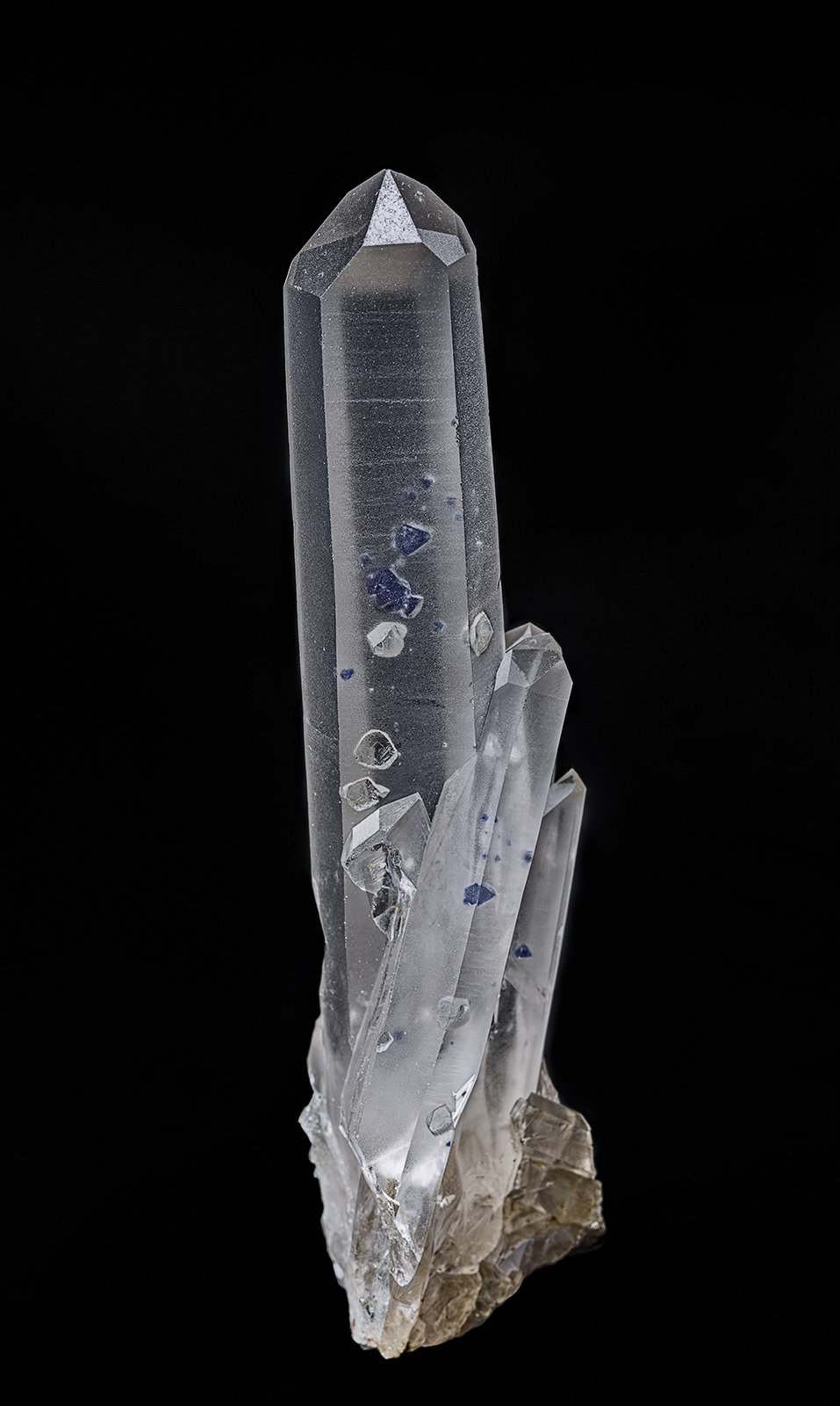 Quartz, Fluorite
11.1 x 3.2 cm
(Autor: am mizunaka)