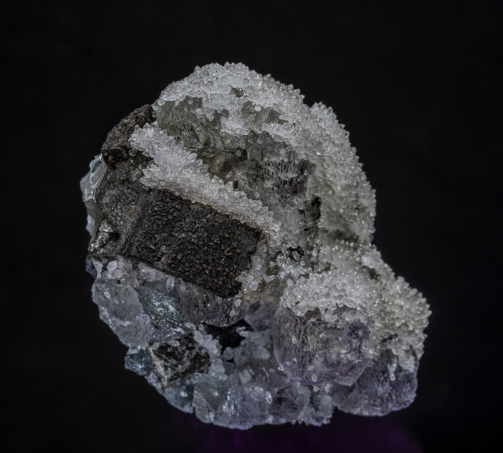 Fluorite, Quartz
7.0 x 5.3 cm
(Autor: am mizunaka)