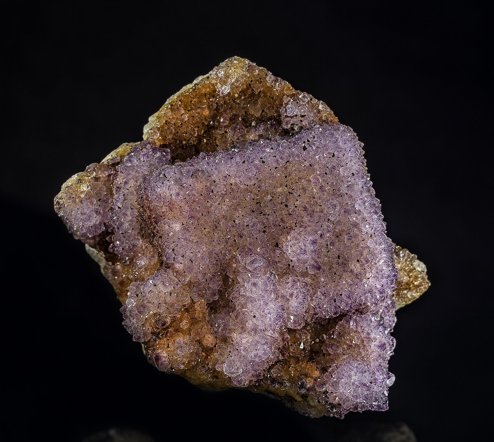 Quartz (variety amethyst)
6.2 x 4.9 cm
(Autor: am mizunaka)