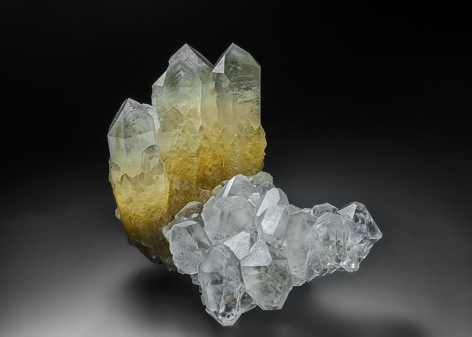 Quartz and Fluorite
11.4 x 10.3
(Autor: am mizunaka)