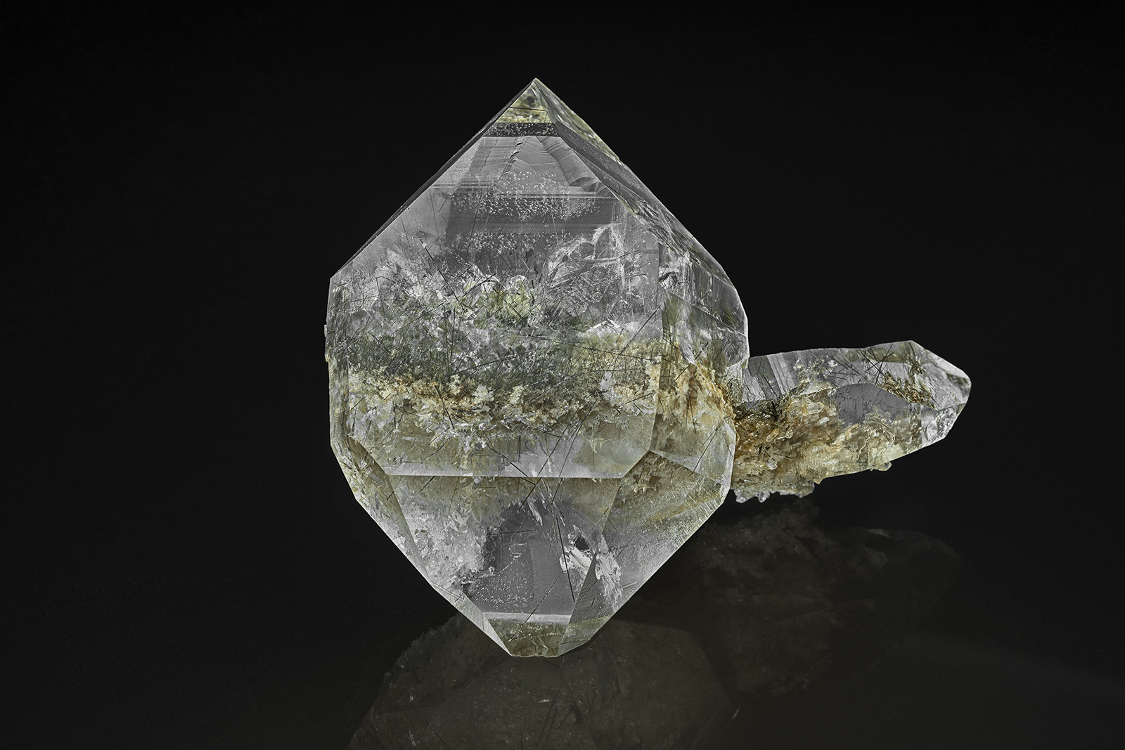 Quartz, Rutile
7.8 x 8.8 cm.
(Autor: am mizunaka)