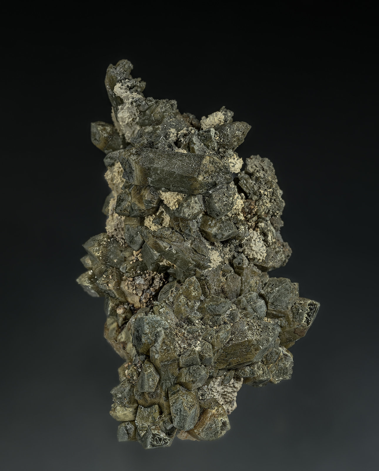 Quartz, Hedenbergite
12.3 x 8.6 cm
(Autor: am mizunaka)