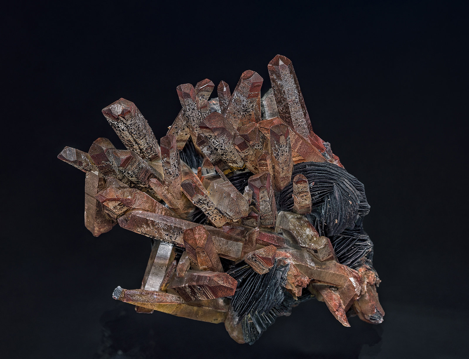 Quartz, Hematite
9.5 x 9.7 cm
(Autor: am mizunaka)