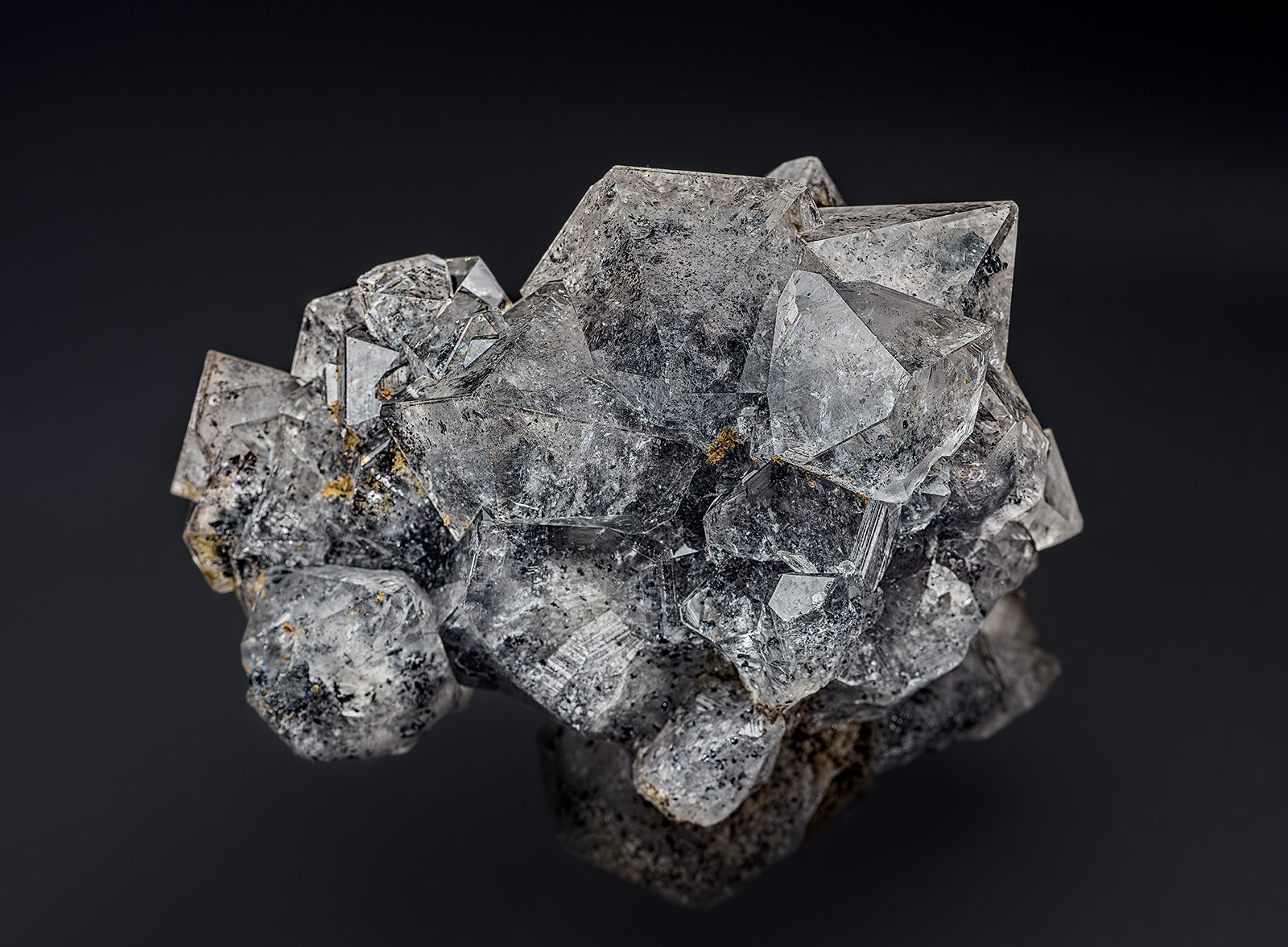 Quartz, Hematite
8.8 x 7.3 cm
(Autor: am mizunaka)