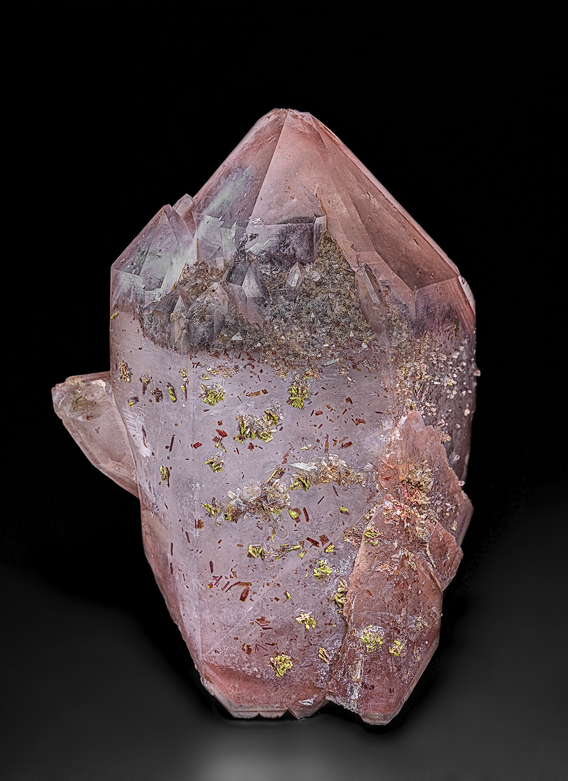 Quartz, Hematite, Epidote, Piemontite
11.0 x 8.0 cm
(Autor: am mizunaka)