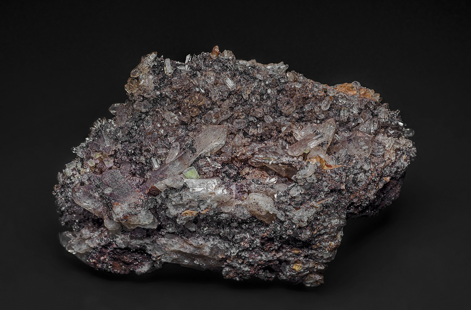 Quartz, Hematite, Fluorite
8.9 x 5.7 cm
(Autor: am mizunaka)