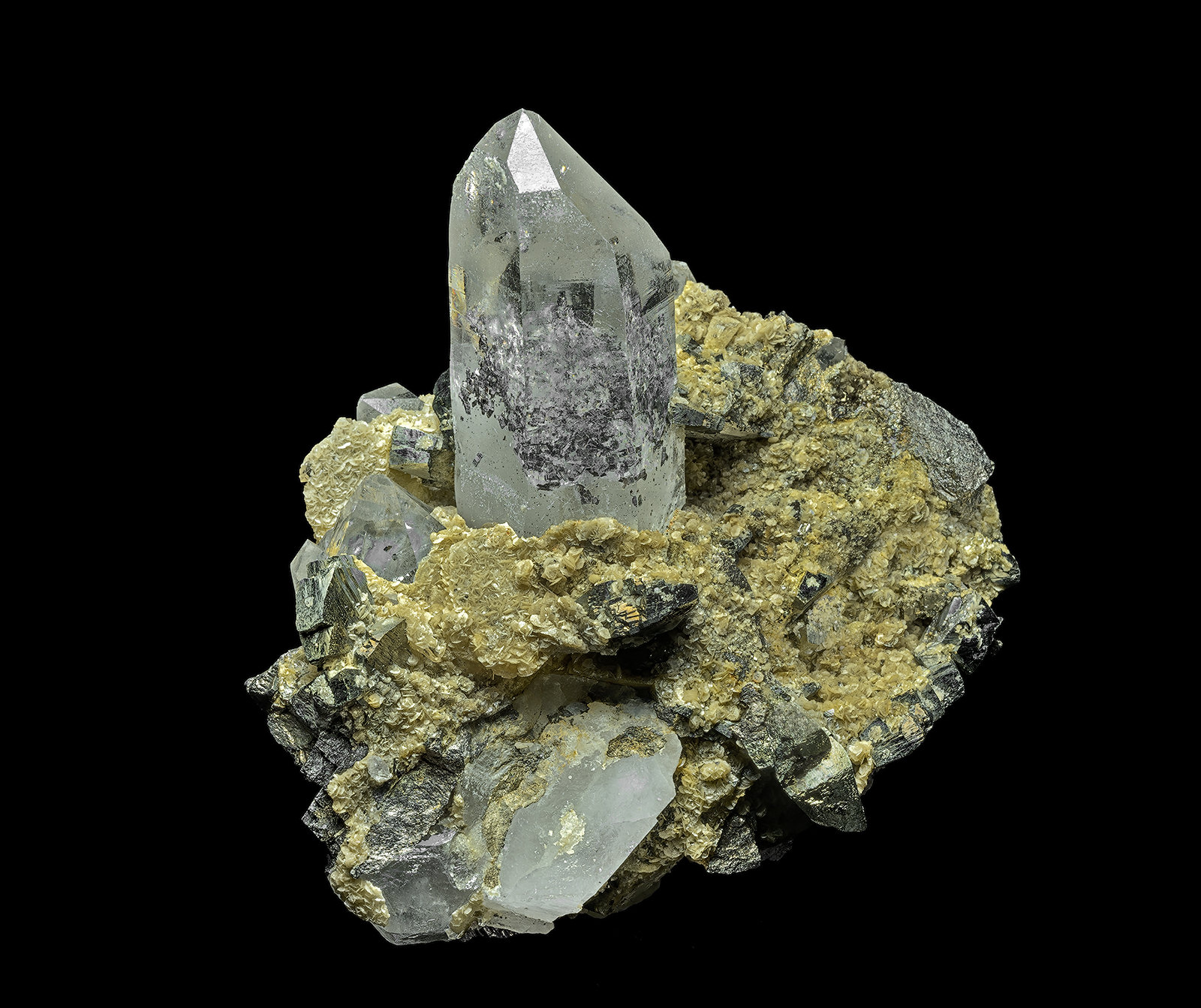 Quartz, Siderite, Arsenopyrite, Pyrite
8.9 x 6.7 cm
(Autor: am mizunaka)