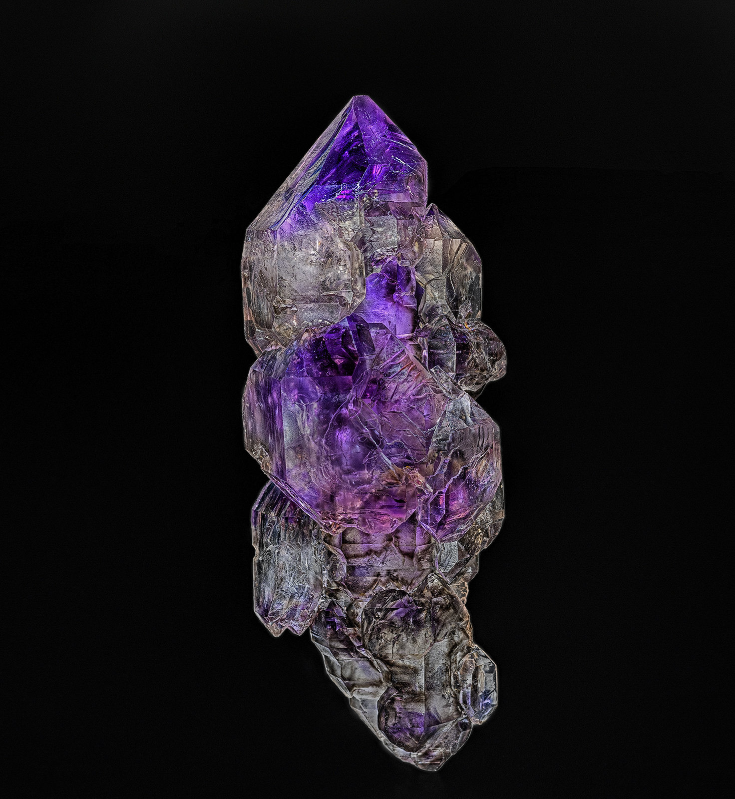 Quartz (variety amethyst), Quartz (variety smoky)
8.8 x 3.3 cm
(Autor: am mizunaka)