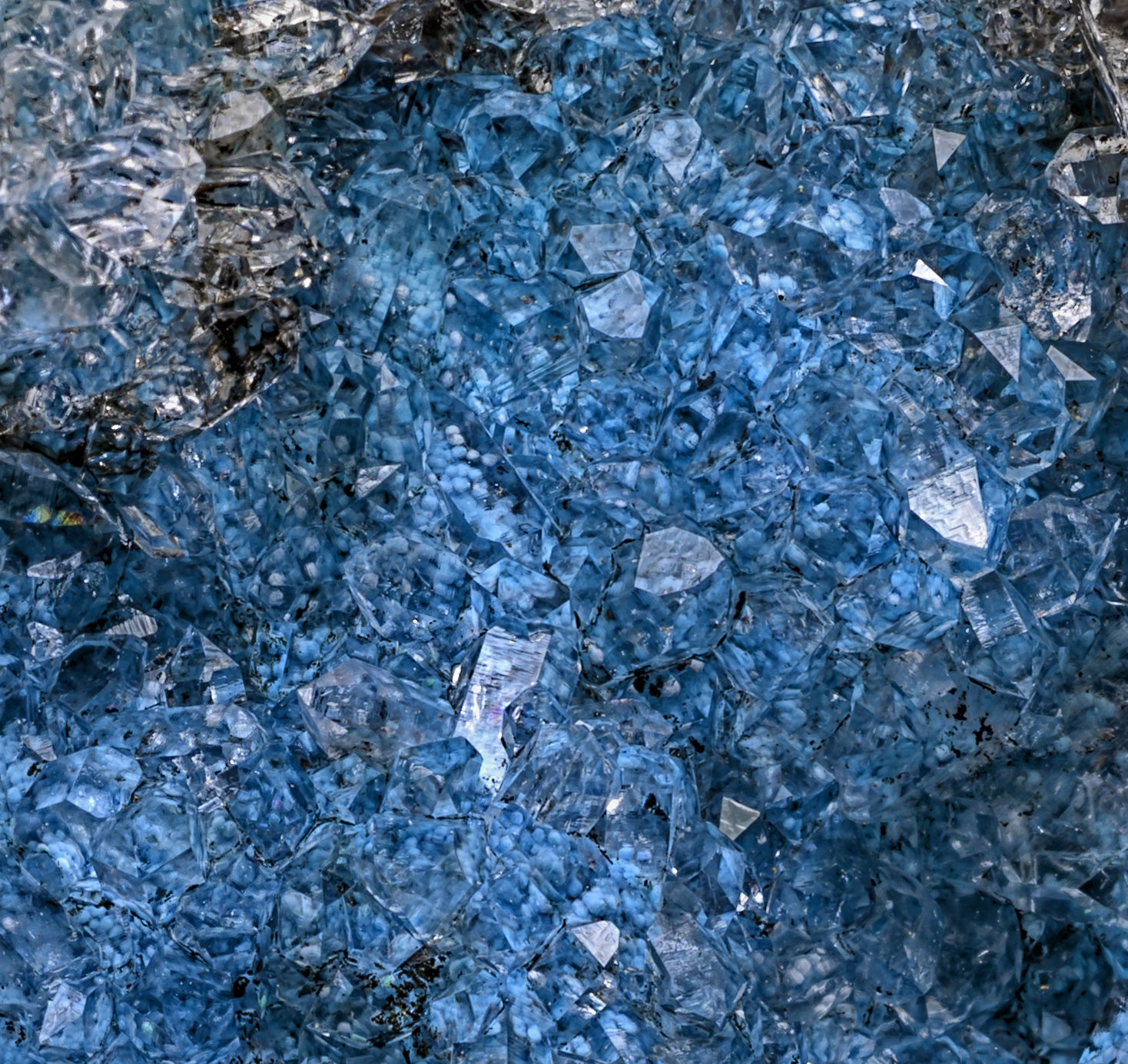 Quartz, Plancheite
(Autor: am mizunaka)
