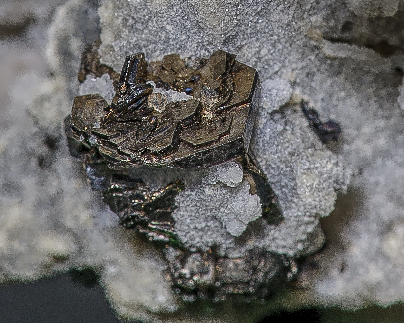 Quartz, Pyrrhotite
(Autor: am mizunaka)