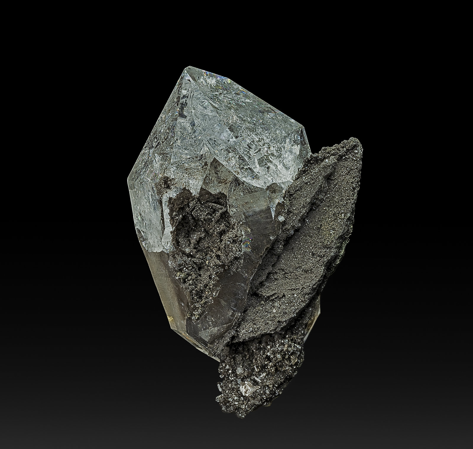 Quartz, Pyrite
4.8 x 4.2 cm
(Autor: am mizunaka)