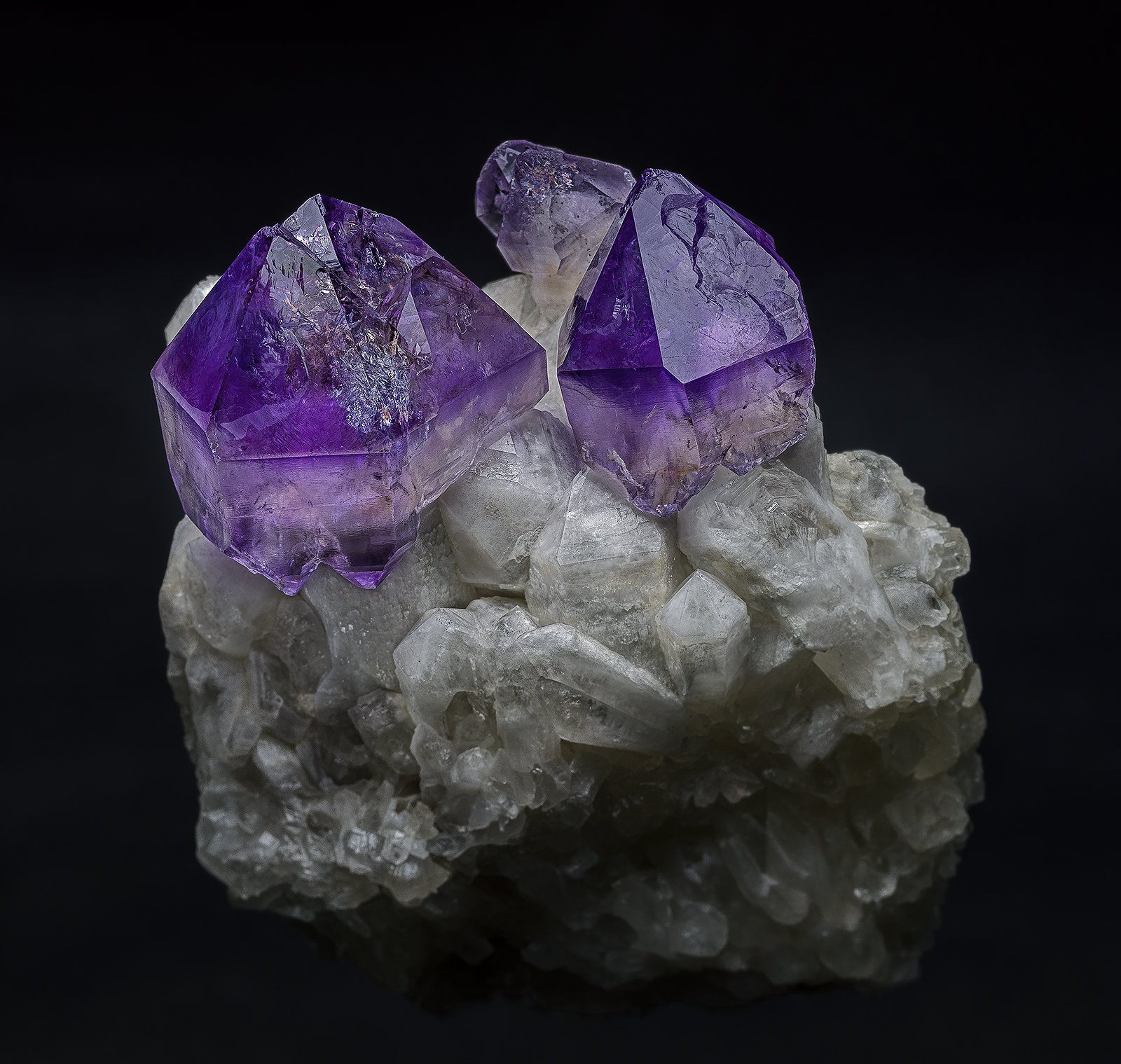Quartz (variety amethyst), Quartz
7.5 x 8.9 cm
(Autor: am mizunaka)