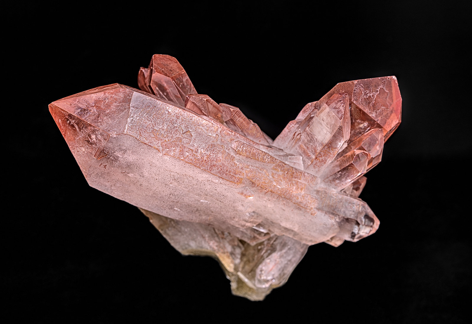 Quartz, Hematite
8.1 x 6.5 cm
(Autor: am mizunaka)