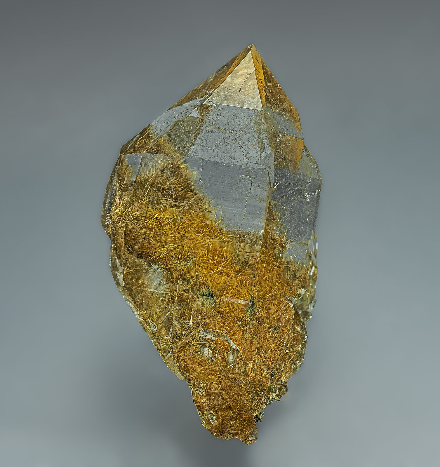 Quartz, Rutile
6.0 x 8.4 cm
(Autor: am mizunaka)