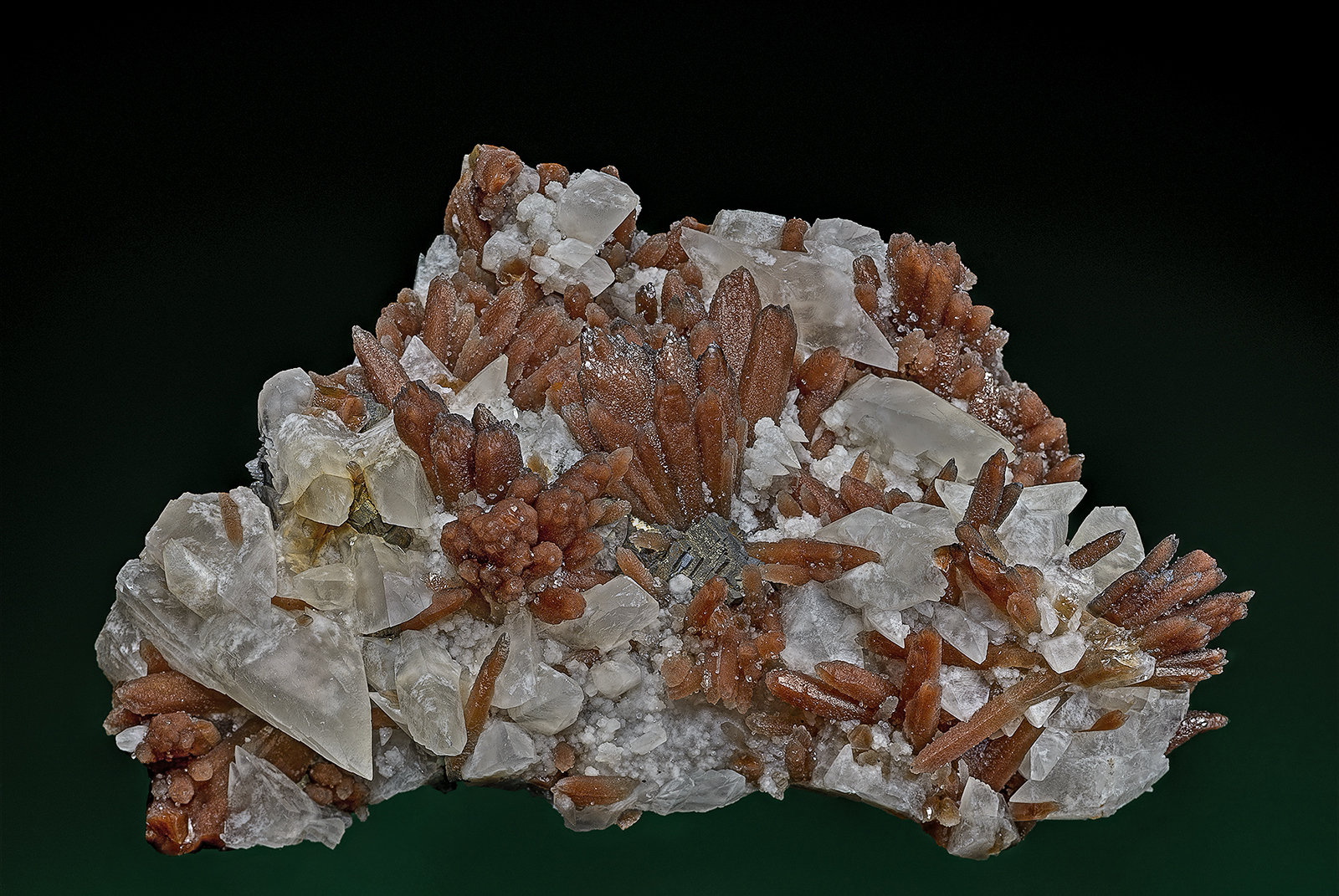 Quartz, Calcite, Pyrite
9.6 x 6.6 cm
(Autor: am mizunaka)