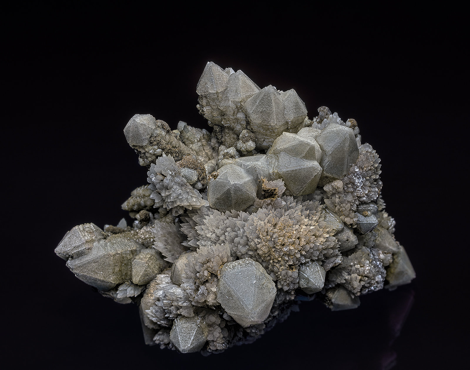 Quartz, Calcite
8.8 x 6.4 cm
(Autor: am mizunaka)