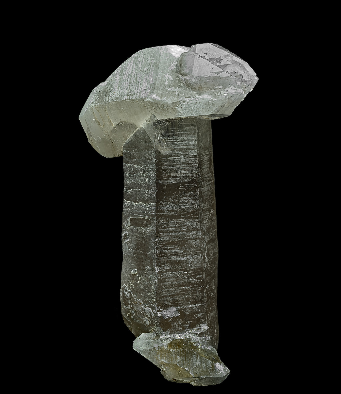 Quartz (variety smoky quartz)
6.3 x 3.4 cm
(Autor: am mizunaka)