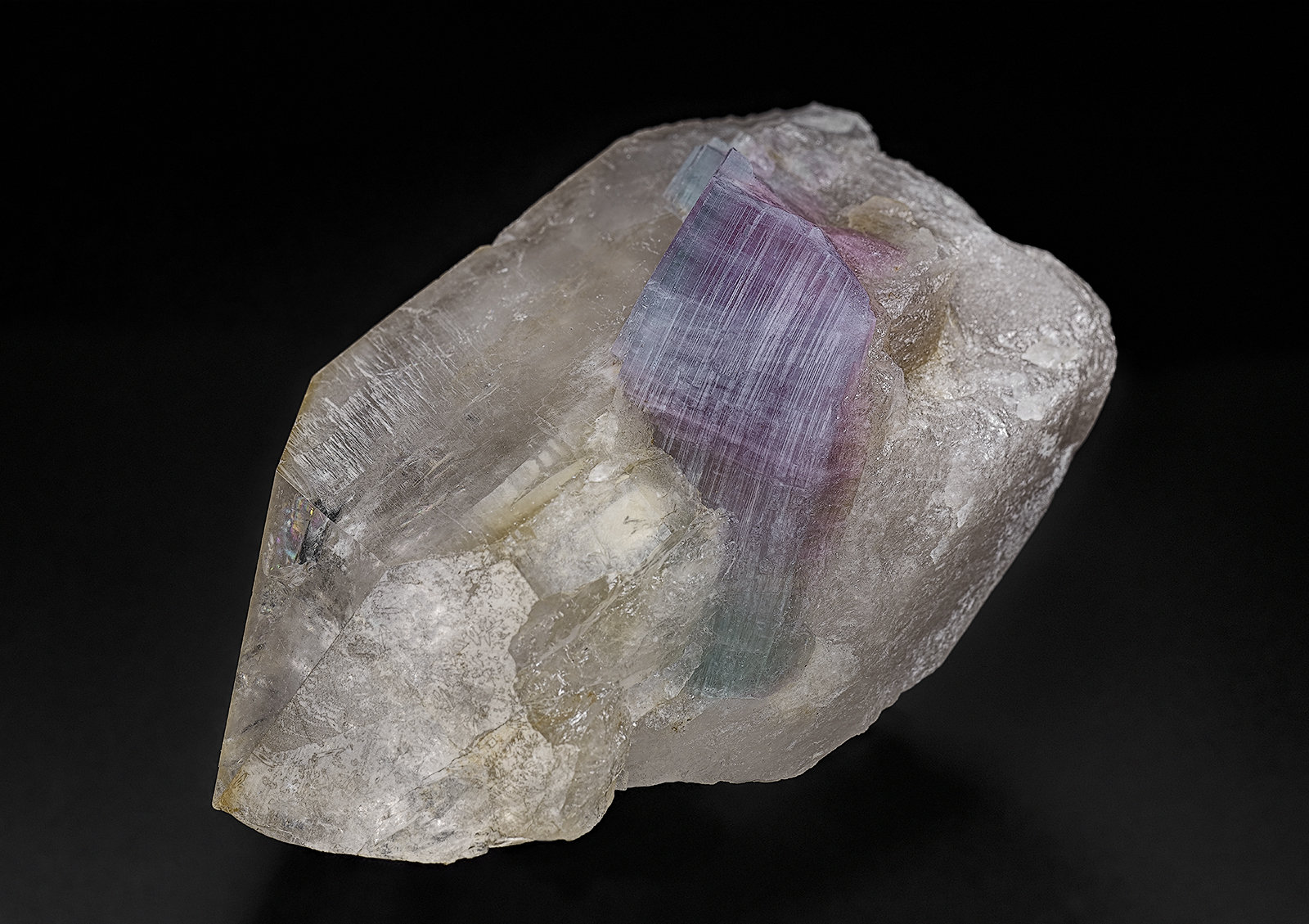 Tourmaline, Quartz
10.0 x 5.5 cm
(Autor: am mizunaka)
