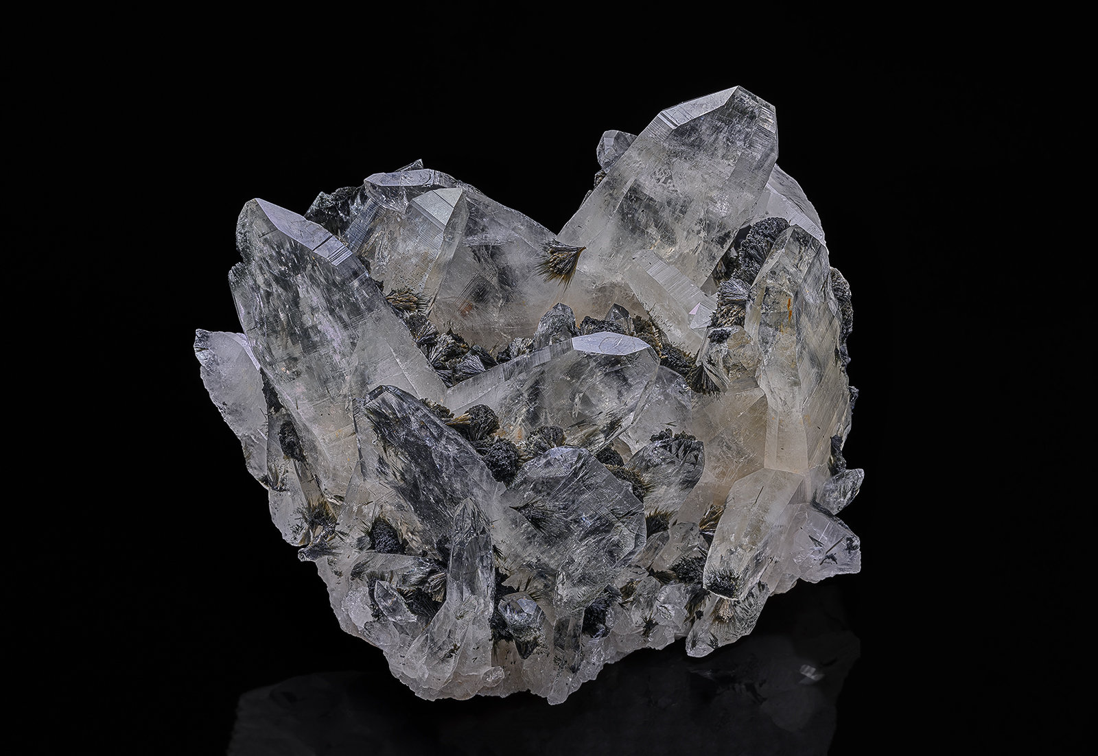 Quartz, Luinaite-(OH)
12.3 x 11.1 cm
(Autor: am mizunaka)