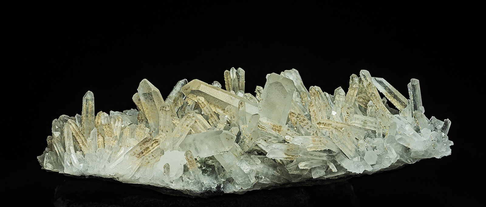 Quartz
Mina Krushev dol, Zona minera Madan, Montes Rhodope, Smolyan Oblast, Bulgaria
17.5 x 9.0 cm
(Autor: am mizunaka)