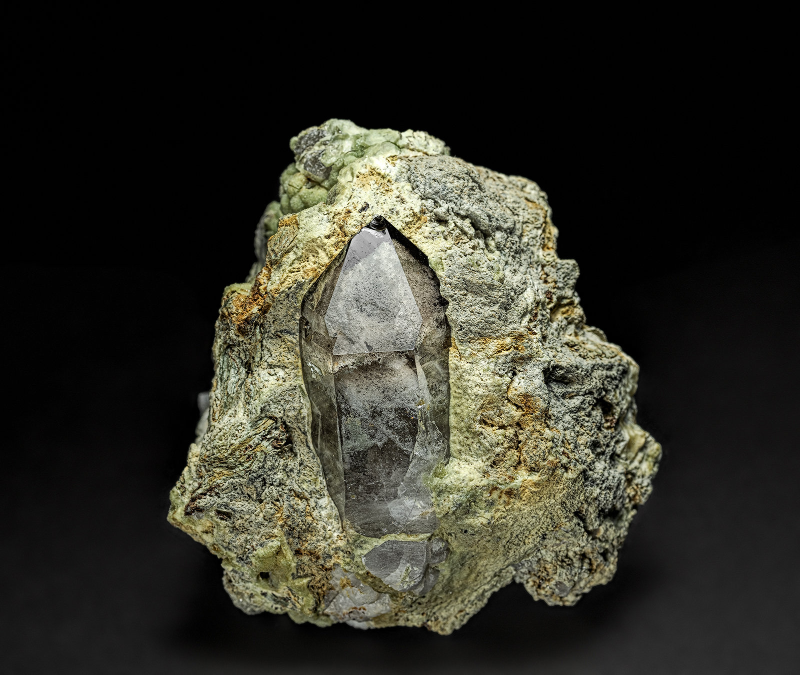 Quartz (variety smoky quartz), Wavellite
4.5 x 4.5 x 3.5 cm
(Autor: am mizunaka)