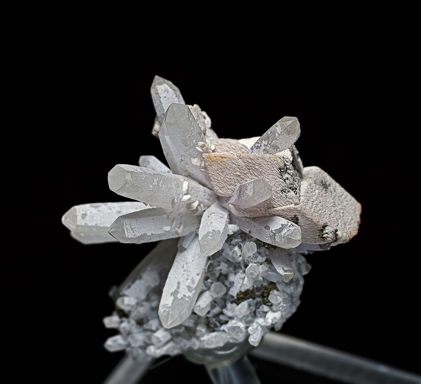 Quartz
2.3 x 2.2 cm
(Autor: am mizunaka)