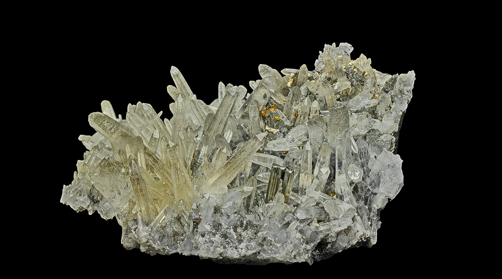 Quartz, Bournonite, Chalcopyrite, Ferberite, Boulangerite
9.2 x 8.0 cm
(Autor: am mizunaka)