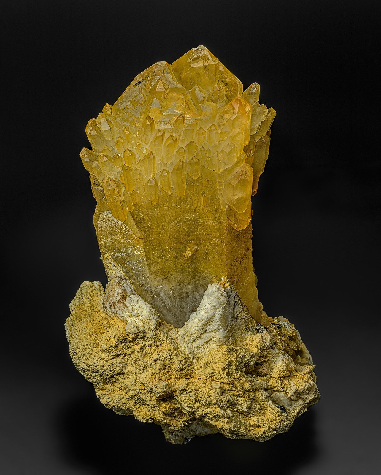 Quartz
13.5 x 9.5 x 7.0 cm
(Autor: am mizunaka)