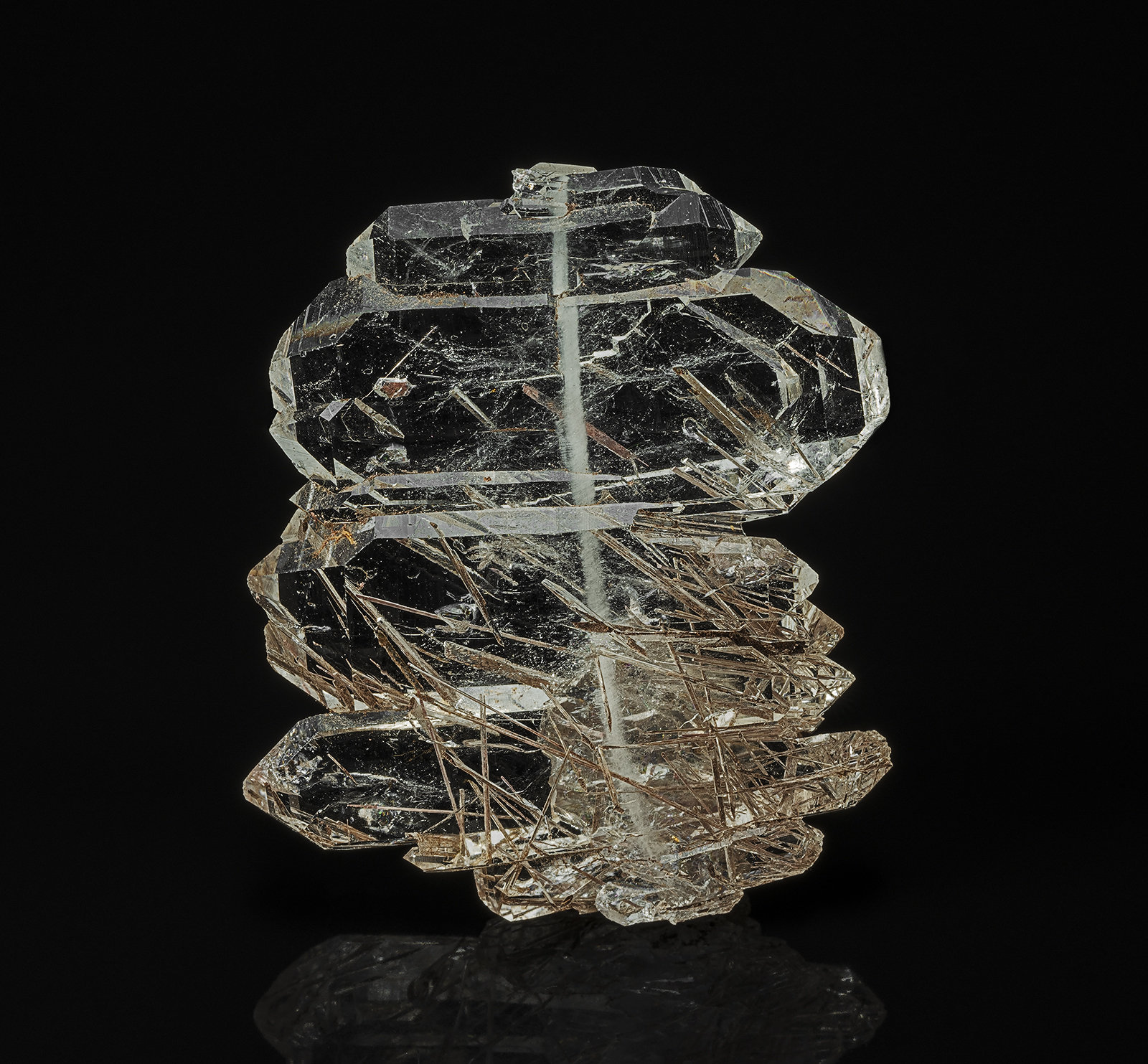 Quartz (variety faden quartz)
3.6 x 2.9 cm
(Autor: am mizunaka)