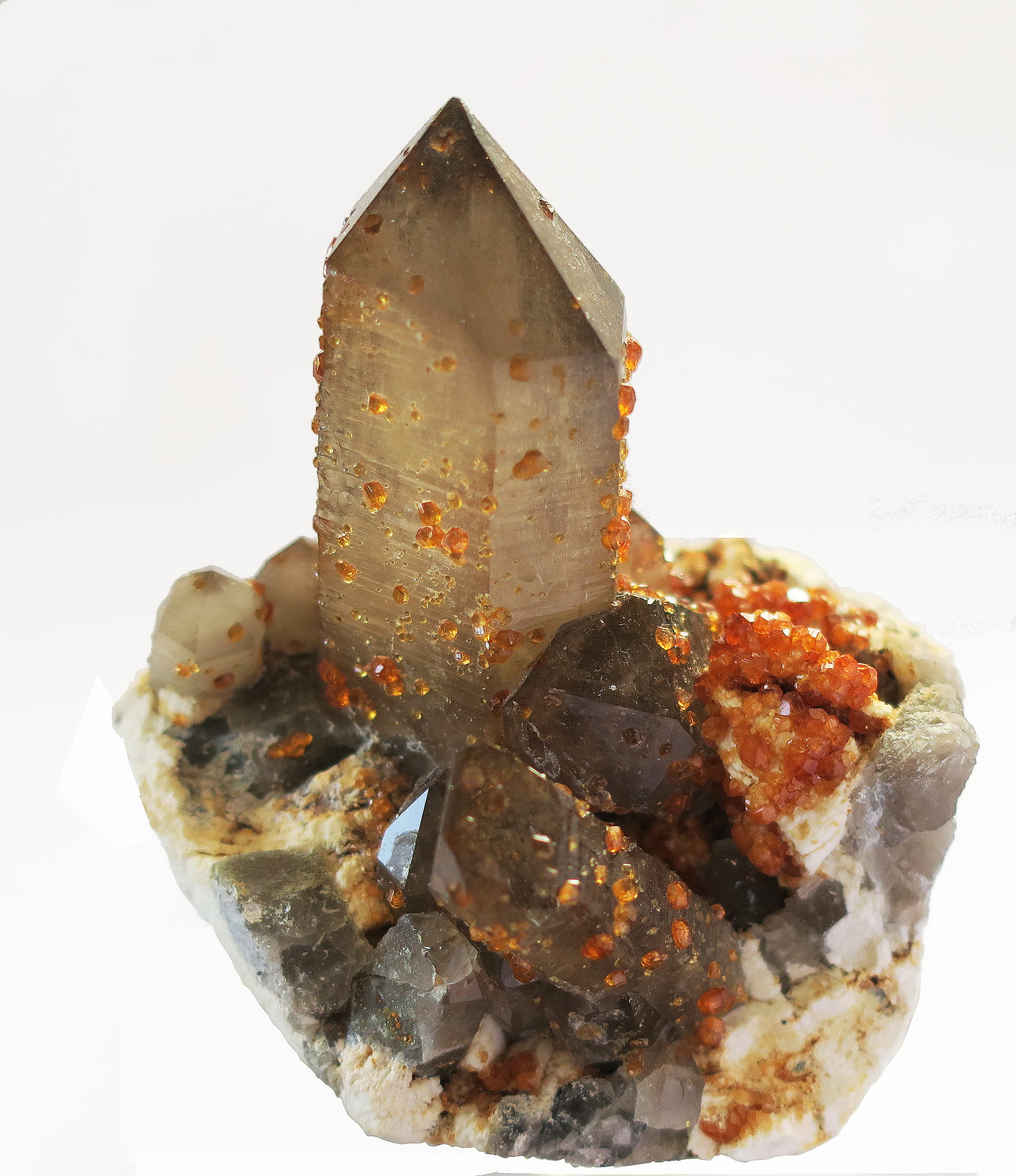Quartz, Spessartine (Garnet Group), Feldspar
9x7.5x6.5
(Autor: JoséMiguel)