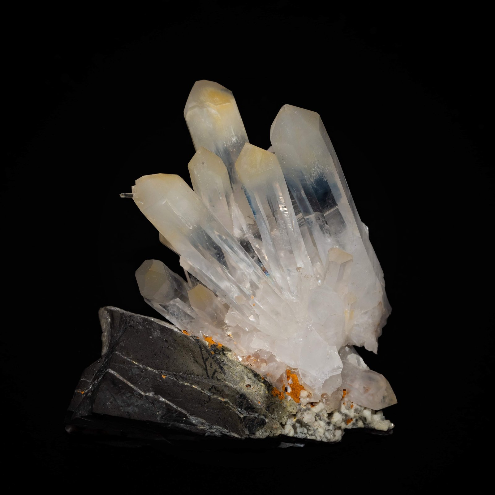 Quartz
70 x 72 x 49 mm
(Autor: Bergur_E_Sigurdarson)