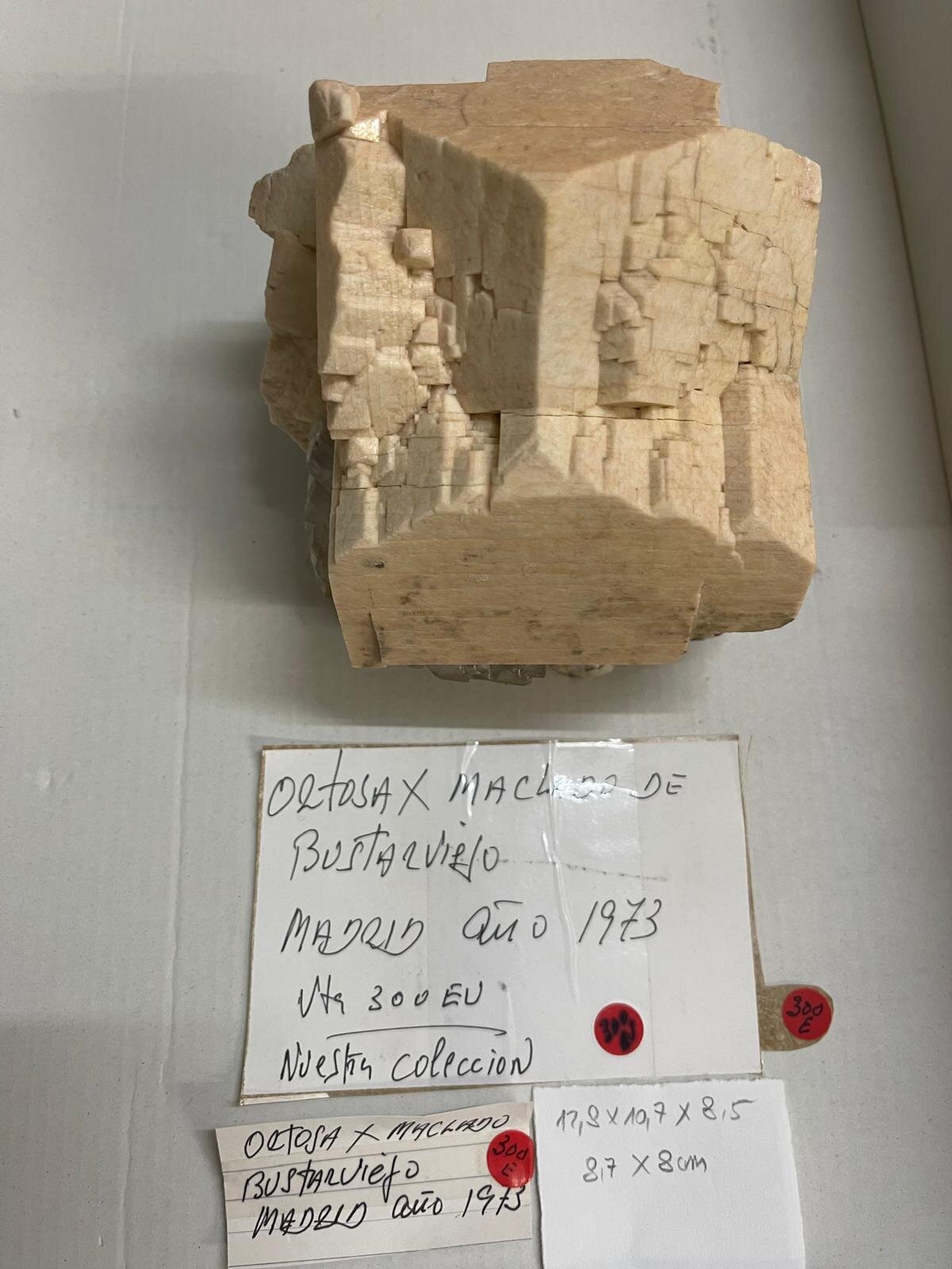 Orthoclase
Bustarviejo, Comarca Sierra Norte, Community of Madrid, Spain
125mm x 107mm x 85mm
(Autor: James Catmur)